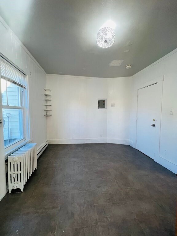Building Photo - 460 Ferry St