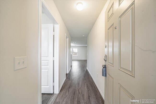 Building Photo - 5007 Royal Amber Ln