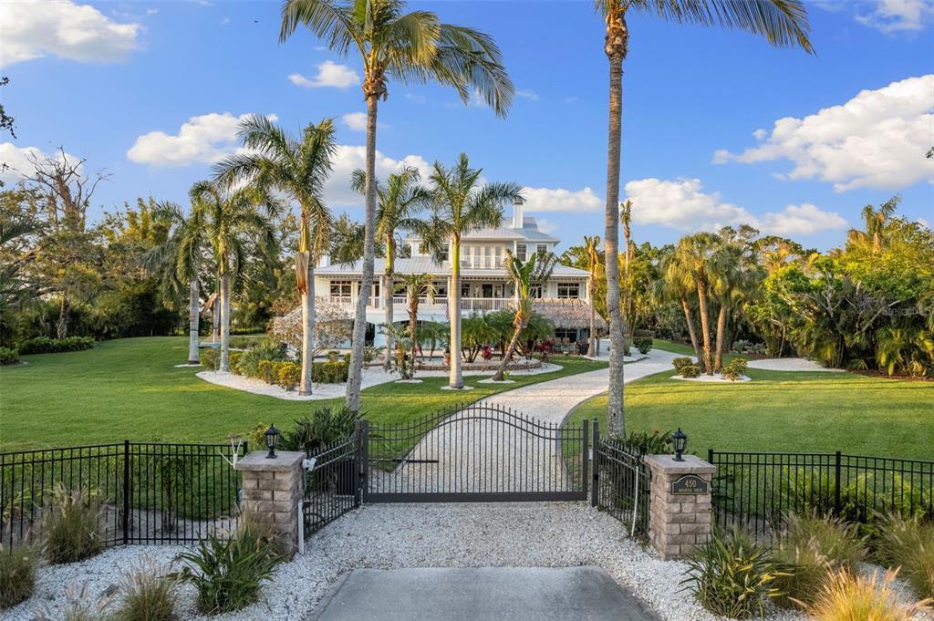 Primary Photo - 450 Bayshore Dr
