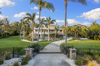 Building Photo - 450 Bayshore Dr