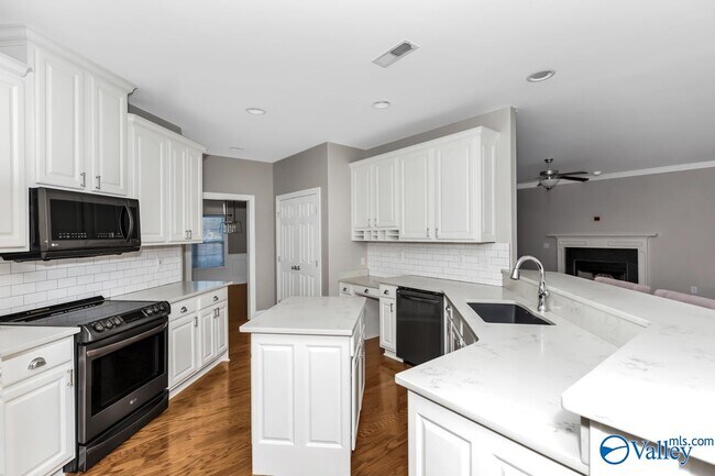 Foto del edificio - 131 Equestrian Ln