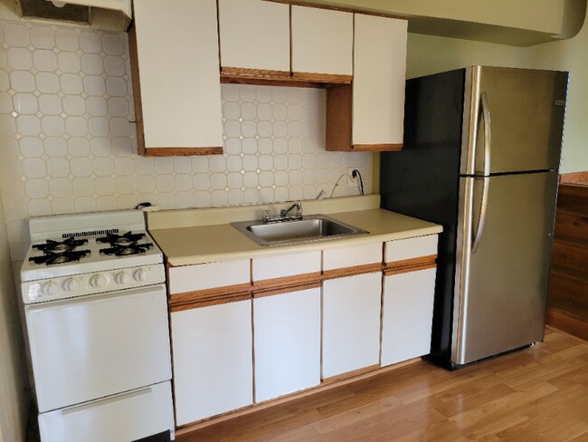 Building Photo - 552 N 17th St