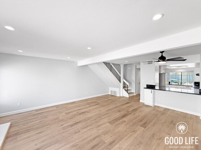 Building Photo - Stunning 2B/2.5BA Condo in Carlsbad For Lease!