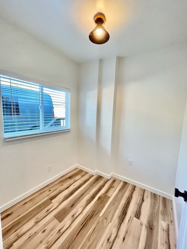 Foto del edificio - 2 bedroom/1 Bathroom - Isla Vista