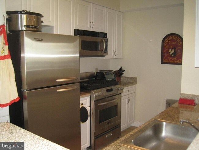 Foto del edificio - 555 Massachusetts Ave NW