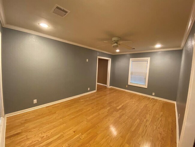 Building Photo - 7627 Joplin St