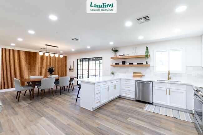 Foto del edificio - 4349 N 86th St