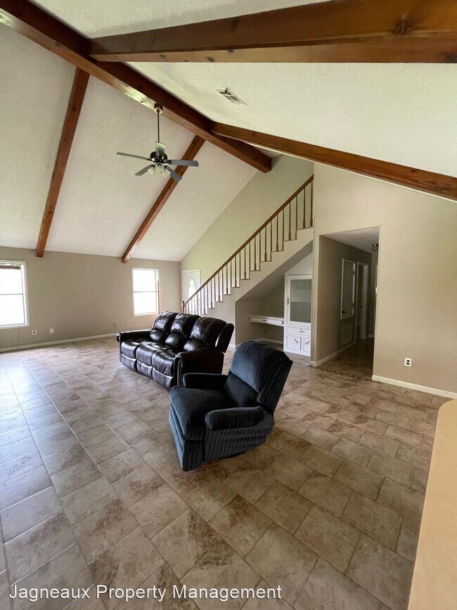 Foto del edificio - 3 br, 2 bath House - 348 Peach St