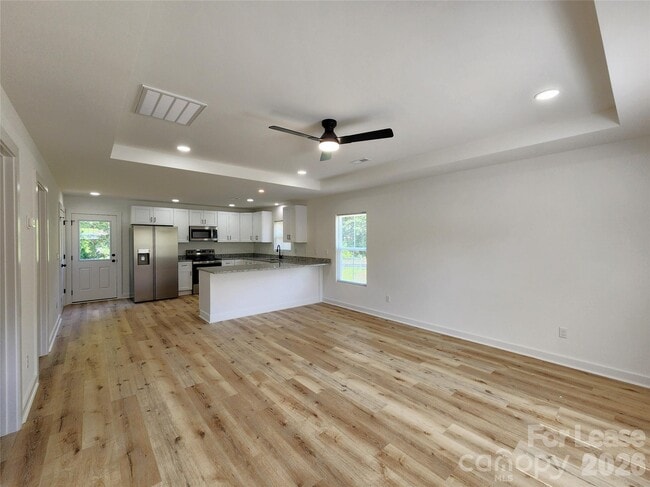 Building Photo - 1300 Rainbow Dr