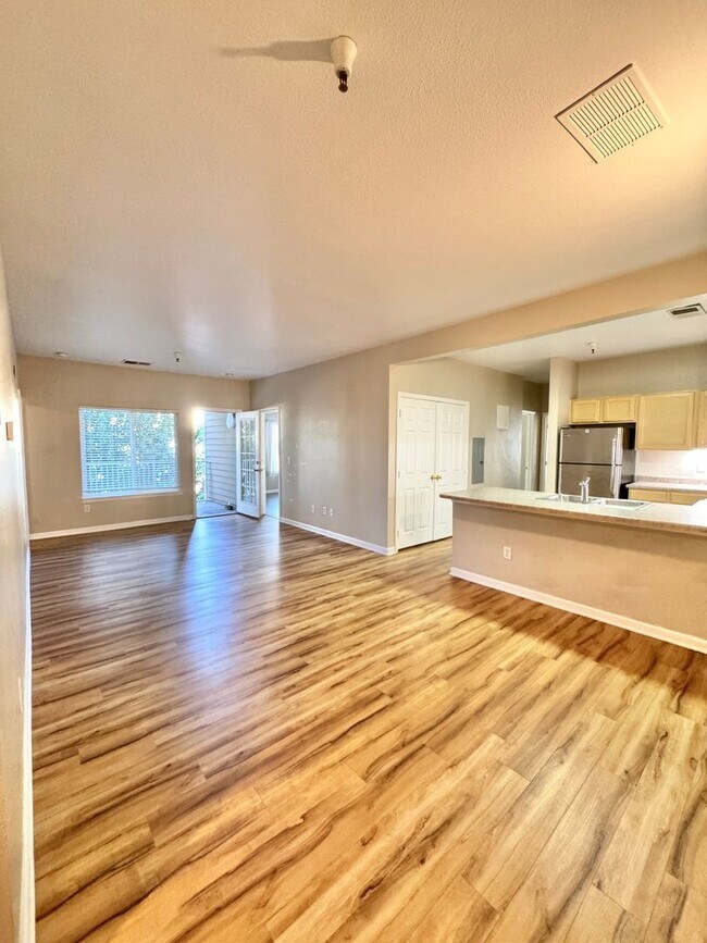 Foto del edificio - 4 Bedroom, 4 Bath Condo