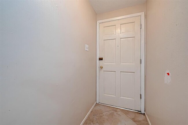Building Photo - 7650 Smiling Woods Ln