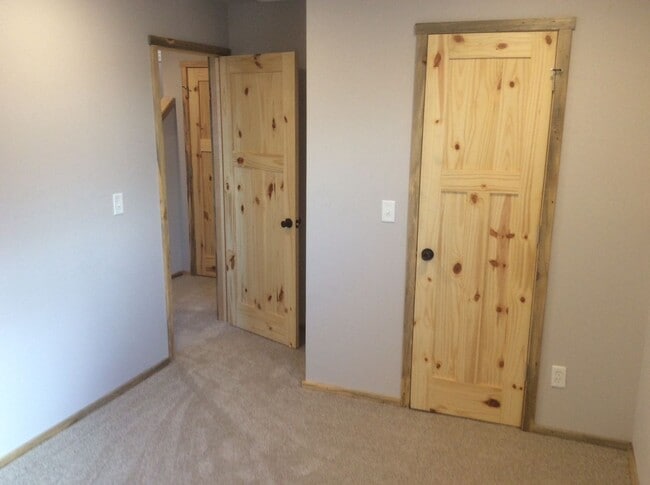 Building Photo - BEAUTIFUL NEWER CONSTRUCTION! 3 BEDROOMS, ...