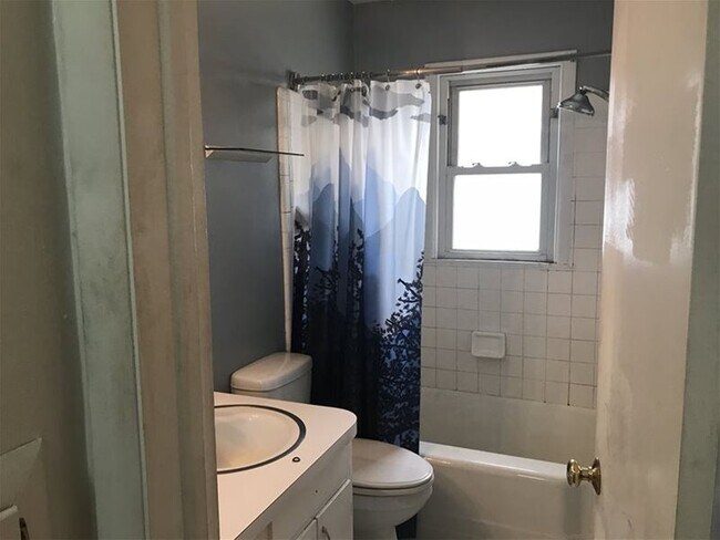 Foto del edificio - 321 W 21st St