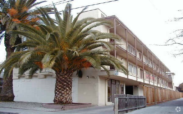 Foto del edificio - 101 Oak Ave