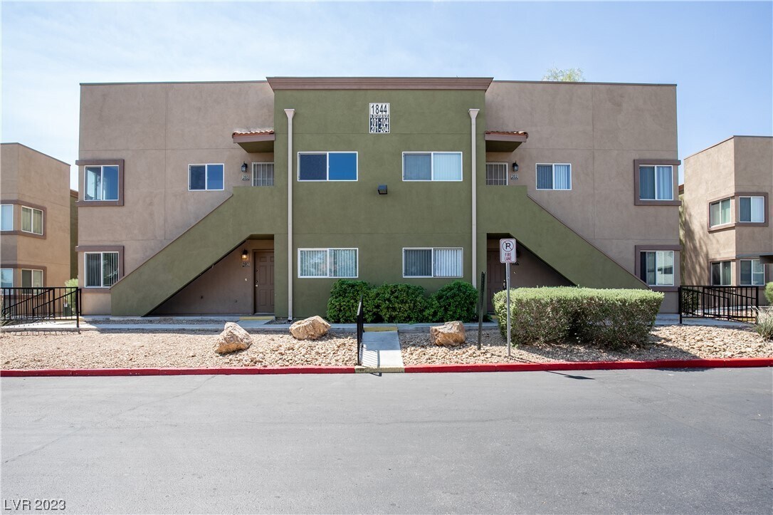 1844 N Decatur Blvd Unit 203, Las Vegas, NV 89108 Room for Rent in