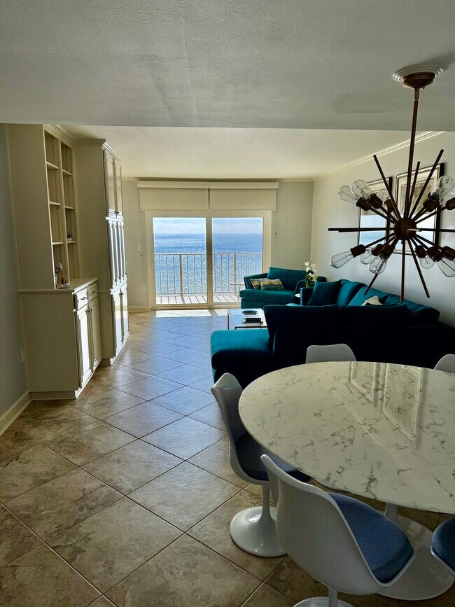 Foto del edificio - 615 Bayshore Dr