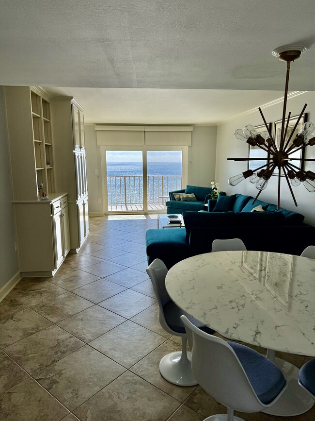Building Photo - 615 Bayshore Dr