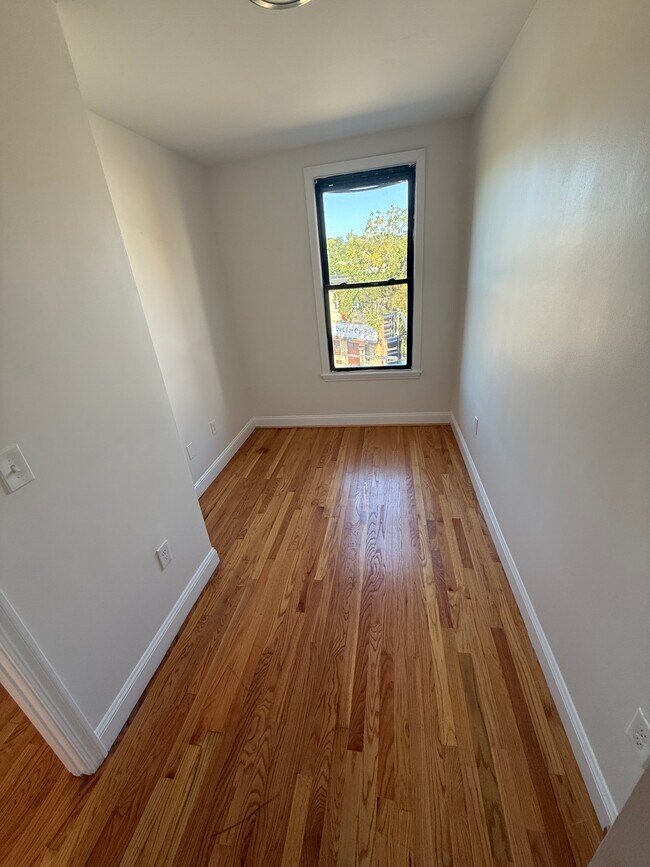 Bedroom 3 - 1905 Columbus Ave