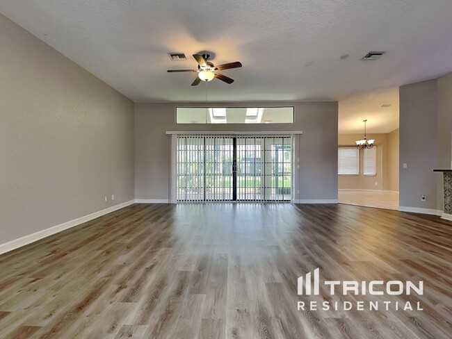 Foto del edificio - 23501 Rocket Ave