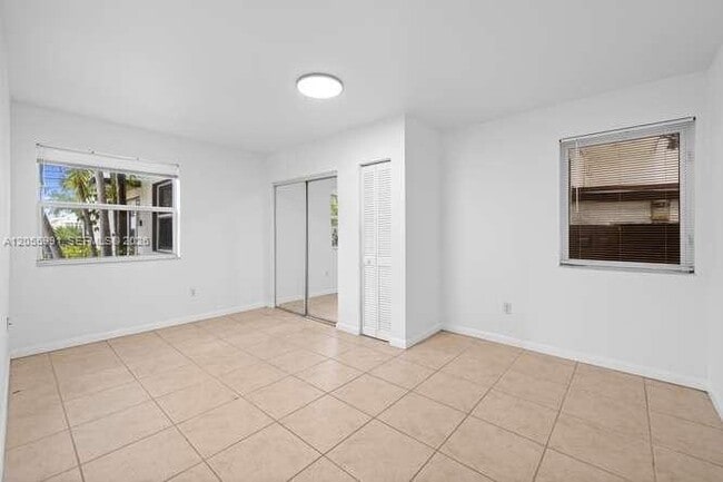 Building Photo - 573 NE 82nd St