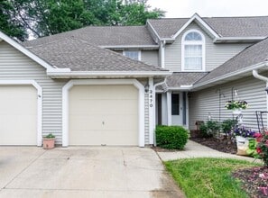 Building Photo - 2470 Wrens Dr S