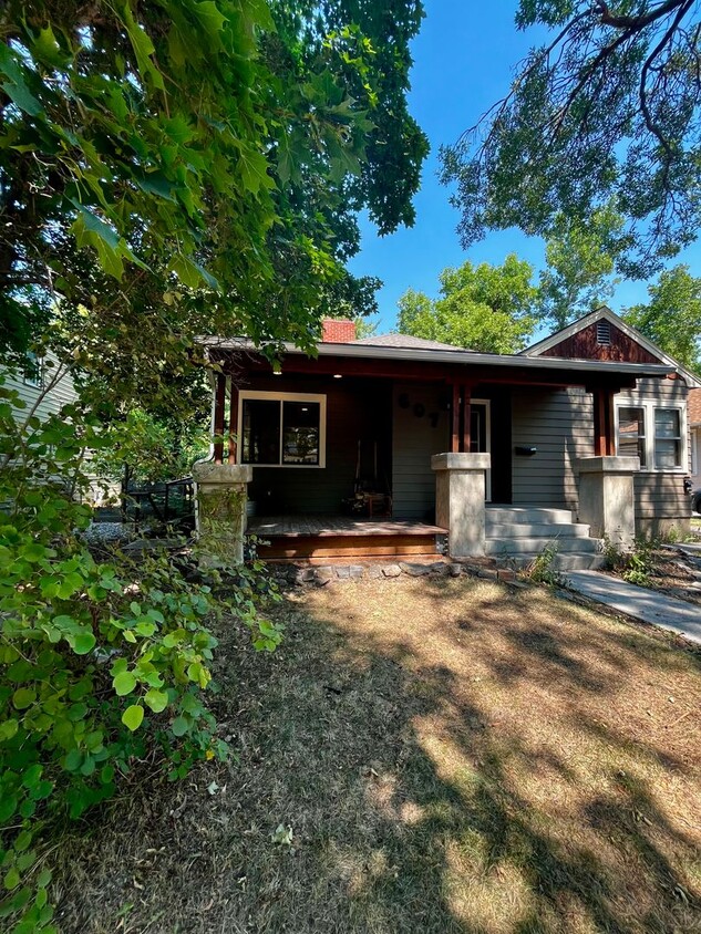 Primary Photo - 607 W Babcock St