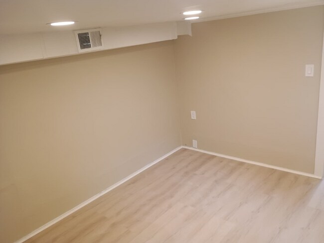 Foto del edificio - 321 Fisher Ave