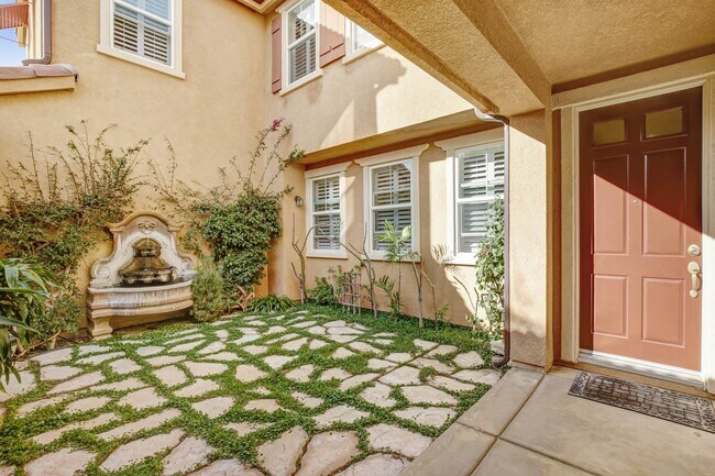 Foto del edificio - Coming Soon! Stunning 5/4.5 pool home located in the desirable North Fontana Coyote Canyon area.