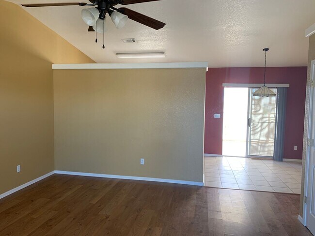 Building Photo - Unfurnished Full Time