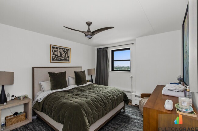Foto del edificio - 2100 N Lincoln Park W