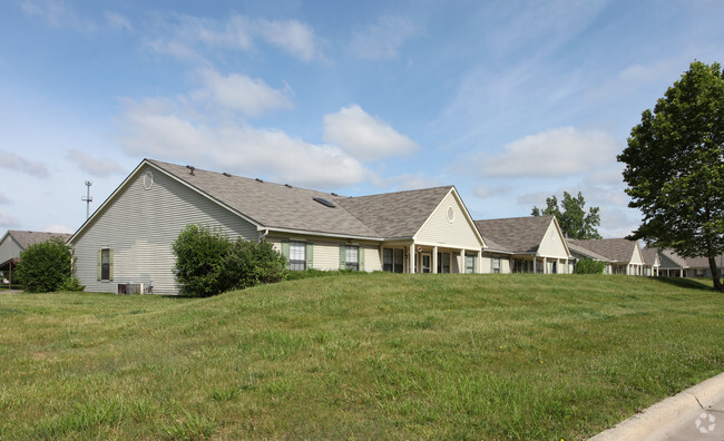 Building Photo - Oak Run Apartments