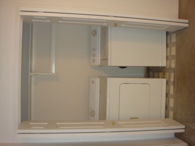 Building Photo - 9285 Carousel~ 3 Bedroom Home with Fully F...