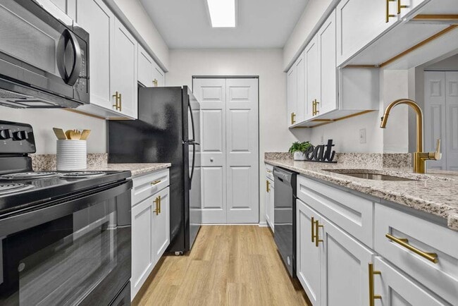 Building Photo - Runaway Bay Apartments