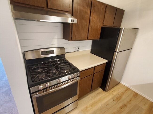 Foto del edificio - 216 Shorewood Dr
