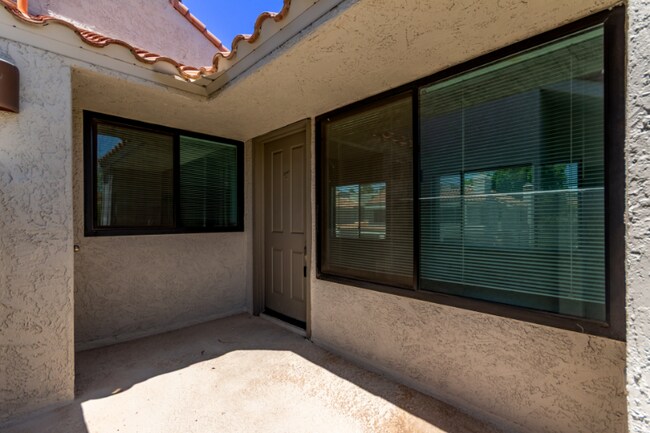 Foto del edificio - 10055 E Mountainview Lake Dr