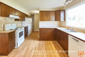 807-87a 7a Ave N