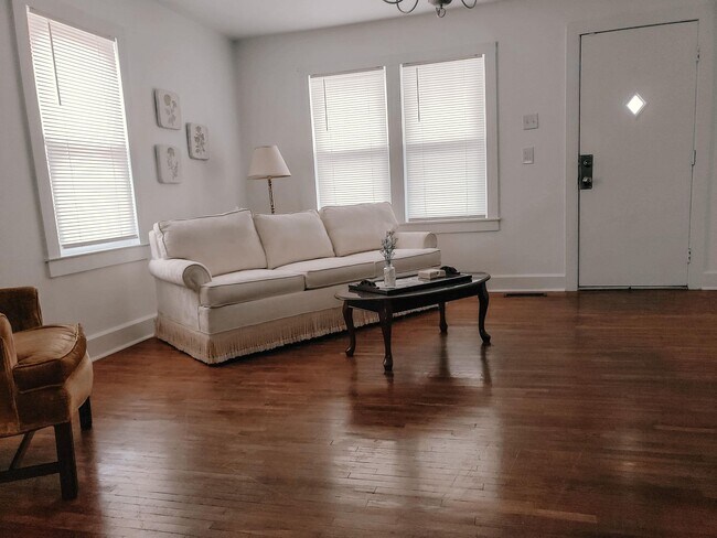 Living Room - 609 Marietta St