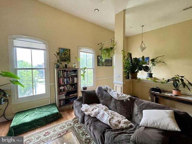 Photo - 901 R St NW Apartment