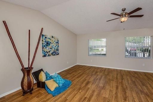 Building Photo - 5932 Clydesdale Pl