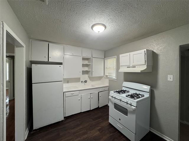 Building Photo - 8706 Cardella Ave