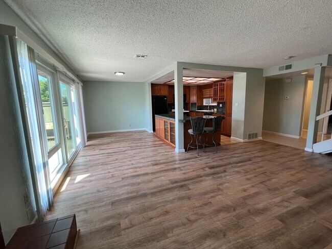 Building Photo - 767 Gemini Ln