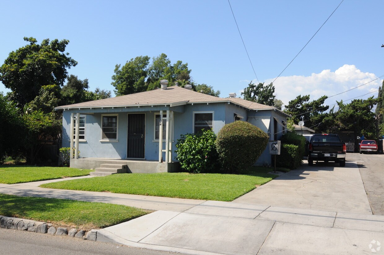 Primary Photo - 329 E Acacia St