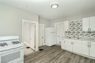 Building Photo - 3118 W 30th St