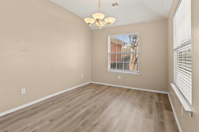 Foto del edificio - 1418 Deville Cir