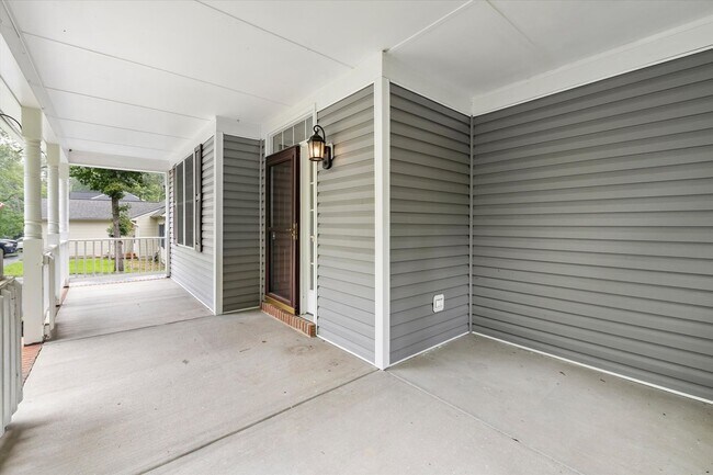 Foto del edificio - 4107 Lakeview Pkwy