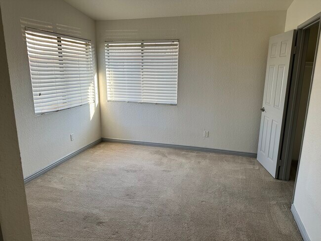 Building Photo - 78650 Avenue 42
