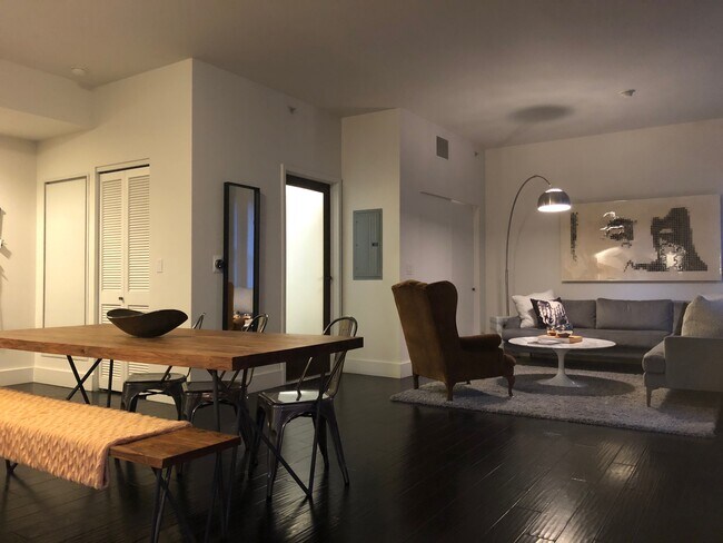 Foto del edificio - 460 S Spring St