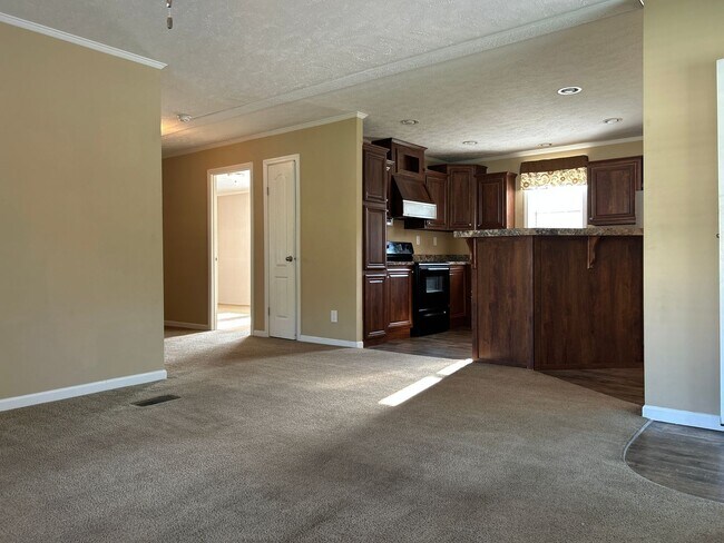 Foto del edificio - AVAILABLE JANUARY!!