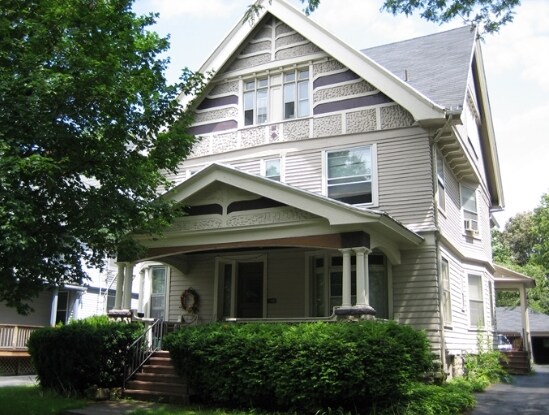 Foto principal - 168 Harvard St