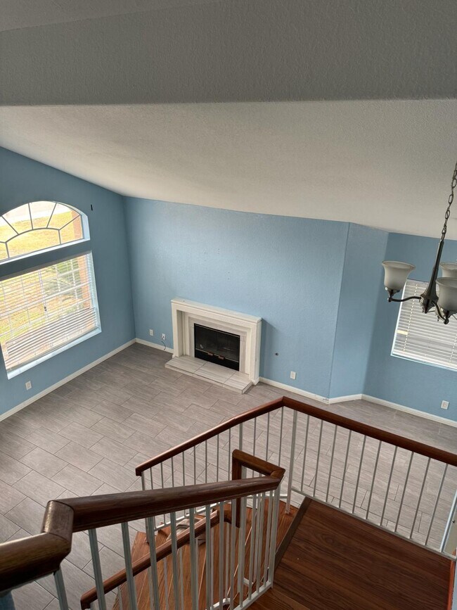 Foto del edificio - 5543 N Magnolia Dr